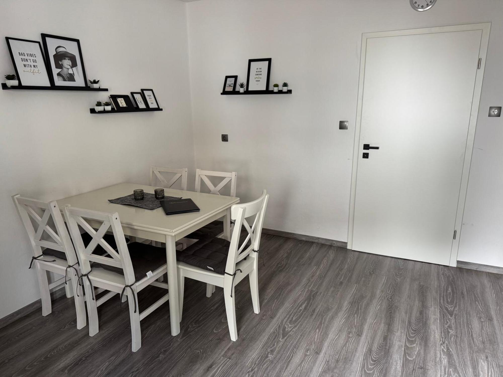 Ferienwohnung Am See Dillich - Ruhige Lage - Eigener Garten - Direkt Neben Einem Natursee Borken  Exteriér fotografie